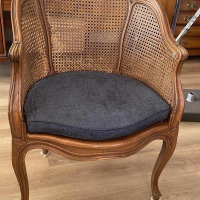 Vintage Hekman French Barrel Style Chair