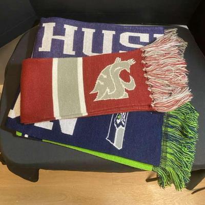 UW Huskies, WSU Cougars & Seahawks Russell Wilson Knit Scarves (3)