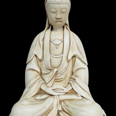 Large Statue of Seated Kuan Yin / Guan Yin