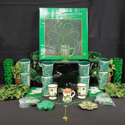 Large St. Patrick’s Day & Irish-Themed Décor, Pottery & Collectibles