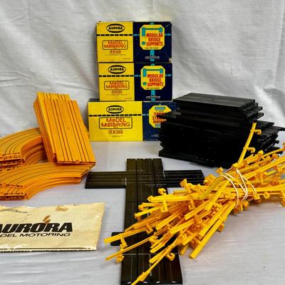 Aurora Model Train Tracks