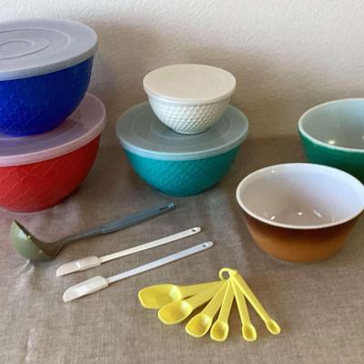 Vintage Pyrex Colorful Bowls And More