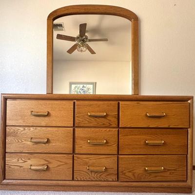 Dresser W/mirror 