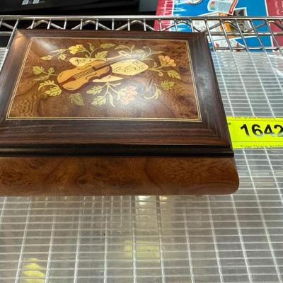 Sale Photo Thumbnail #242