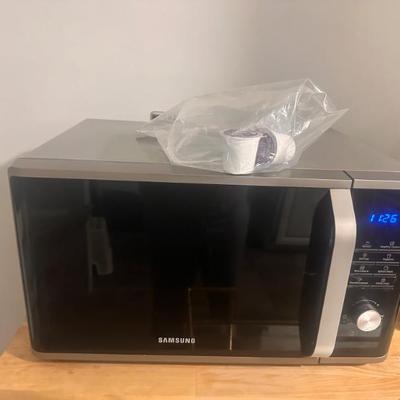 Sale Photo Thumbnail #8: Microwave 