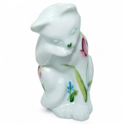 Fenton 2003 Milk Glass Hand-Painted Cat Figurine