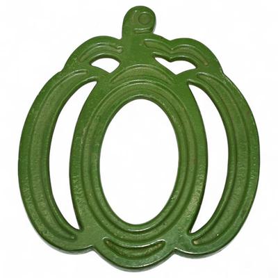 Technique Vintage Cast Iron Green Bell Pepper Trivet