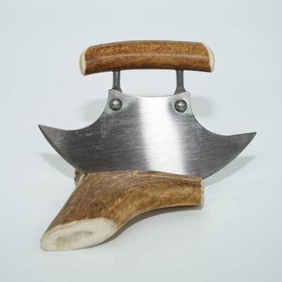 Ulu Knife with Horn Handle and Stand