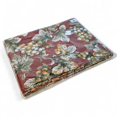 Williams Sonoma Toscana Grapes Tablecloth Tuscan Red
