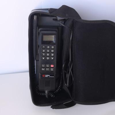 Vintage Motorola Cellular One In-Car Bag Phone 1991