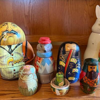 Assorted Vintage Nesting Dolls, Parts And Decorative Tins 