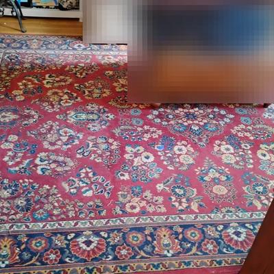Large Arak Oriental Rug: MUST BE last Pickup At 1:45pm