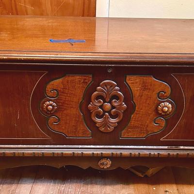 Vintage Lane Cedar Chest