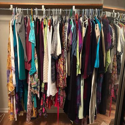 Women’s Clothes Lot