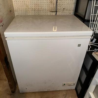 Freezer With Tiered Racks (+ Ice Bag)