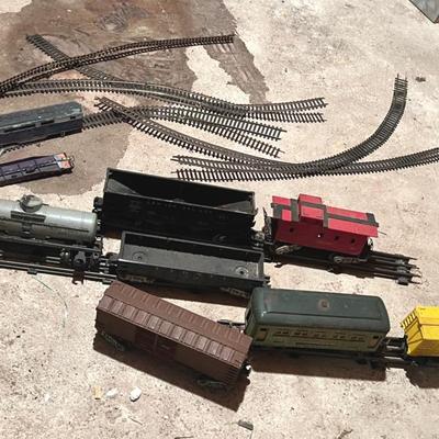 Model Train Cars O & Smaller Track & 1 Car