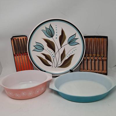 Midcentury Kitchen Finds, including Daisy Pyrex 