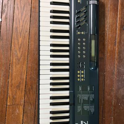 Korg 707 Vintage Synthesizer