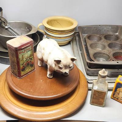 Vintage Kitchenwares & Antique Decor