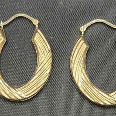 Textured Oval Gold Hoop Earrings 