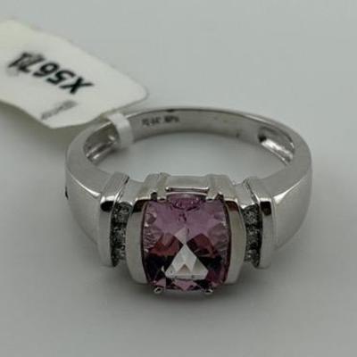 14k White Gold 1.5 Carat Pink Topaz Ring