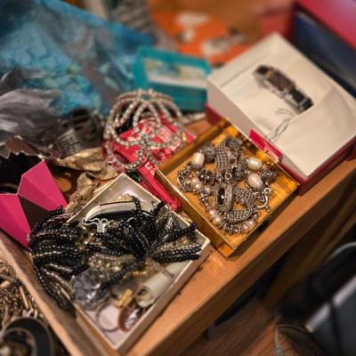 Sale Photo Thumbnail #172