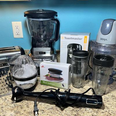 Ninja, Toastmaster & Black & Decker Kitchen Appliance Lot