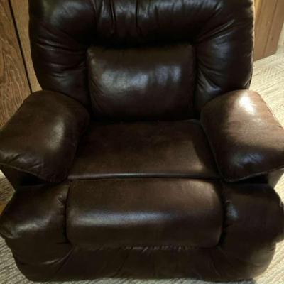 Franklin Corporation Dark Brown Recliner