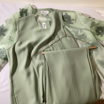 Jsong Green 3 Piece Set Pants, Tank, Blouse Over Coat