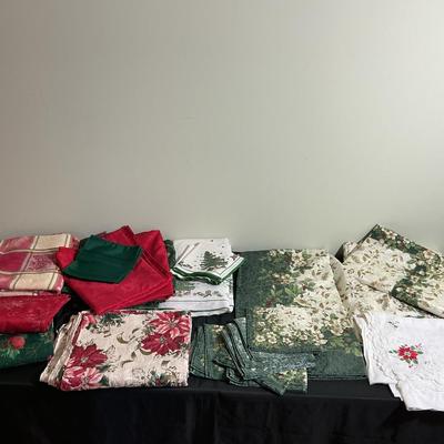 Christmas Dining Linens