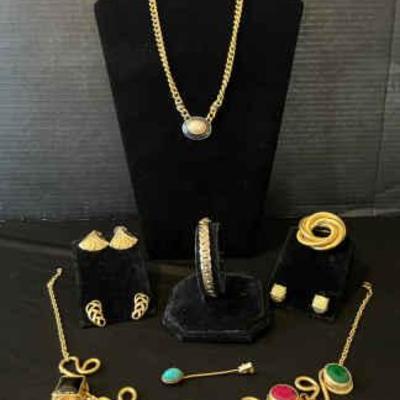 As184 chunky costume jewelry