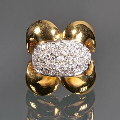 18K GOLD & DIAMOND LADY'S RING | Bold yellow gold cocktail ring set with diamonds, with fineness mark; size 6.25, 18.24g
w. 1...