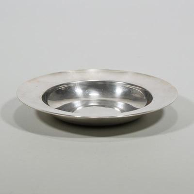 TIFFANY & CO. STERLING SILVER LOW FORM BOWL | Engraved monogram "R" on bottom as well as Tiffany & Co. logo with serial...