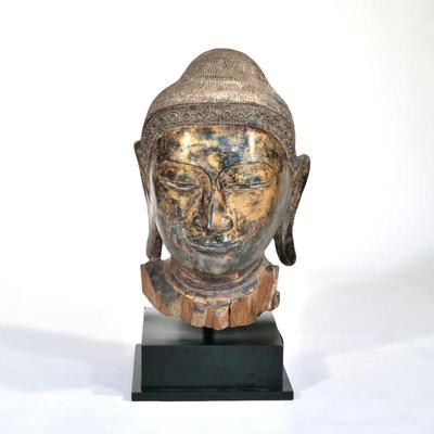 LARGE GILT CARVED BUDDHA HEAD | 
