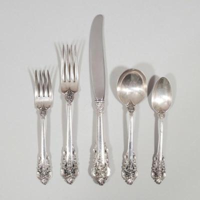 WALLACE STERLING "GRAND BAROQUE" PATTERN FLATWARE SERVICE FOR 12 | Sterling silver flatware service in the "Grand...