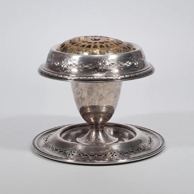 (2pc) STERLING SILVER INCENSE BURNER | Comprising lined urn outward turned edge on a conforming lower tray, plus a brass openwork lid;...