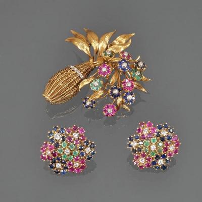 (2pc) TUTTI-FRUTTI FLORAL GEMSTONE & 18K GOLD DEMI PARURE |Including a floral bouquet-form brooch, having an 18k yellow gold woven...