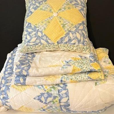 Queen/King Cotton Quilt and Sham Set with Accent Pillow 