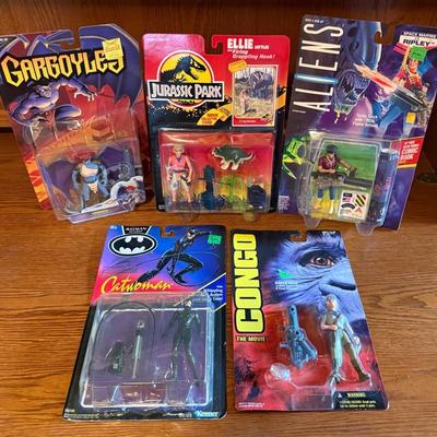 Vintage Kenner Action Figures w/ Aliens, Jurassic Park, Gargoyles, Etc (5), All New In Boxes