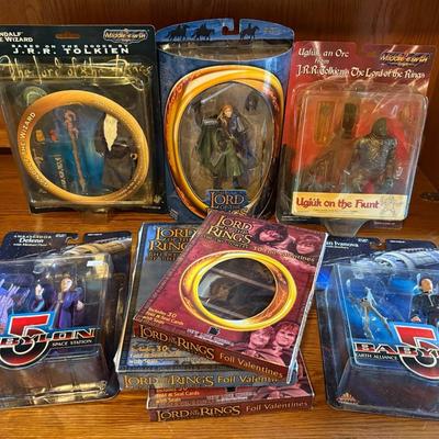 Sealed Action Figures (5) From Babylon 5 & Lord Of The Rings, Plus Foil Valentines
