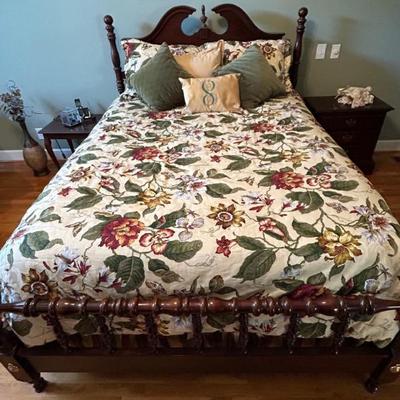 Sale Photo Thumbnail #46: Vintage American Drew Bedroom Set