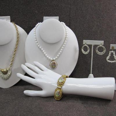 Sale Photo Thumbnail #84