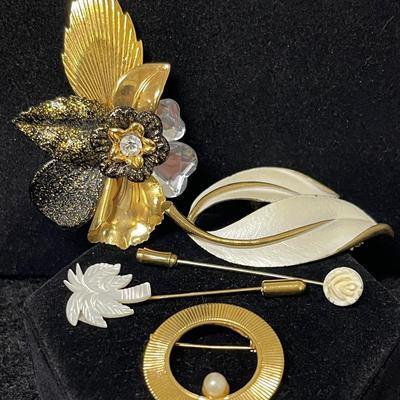 “Sarah Coventry” and More Vintage Fashion Jewelry 