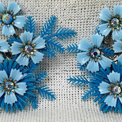 “Coro” Vintage Plastic Petal Earrings