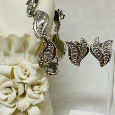 “Monet” Vintage Jewelry Set