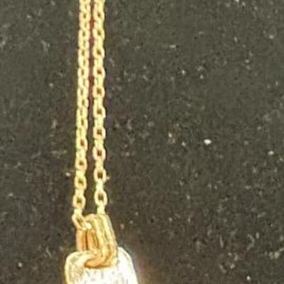 925