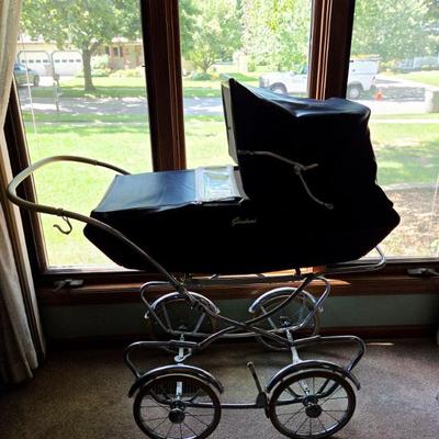 Sale Photo Thumbnail #57: Vintage Giordani pram 