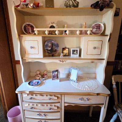 Sale Photo Thumbnail #68: French provincial desk
