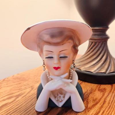 Sale Photo Thumbnail #11: Vintage lady vase 