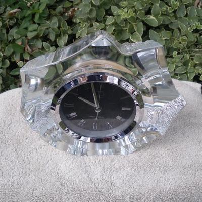 Quality leave rock crystal clock